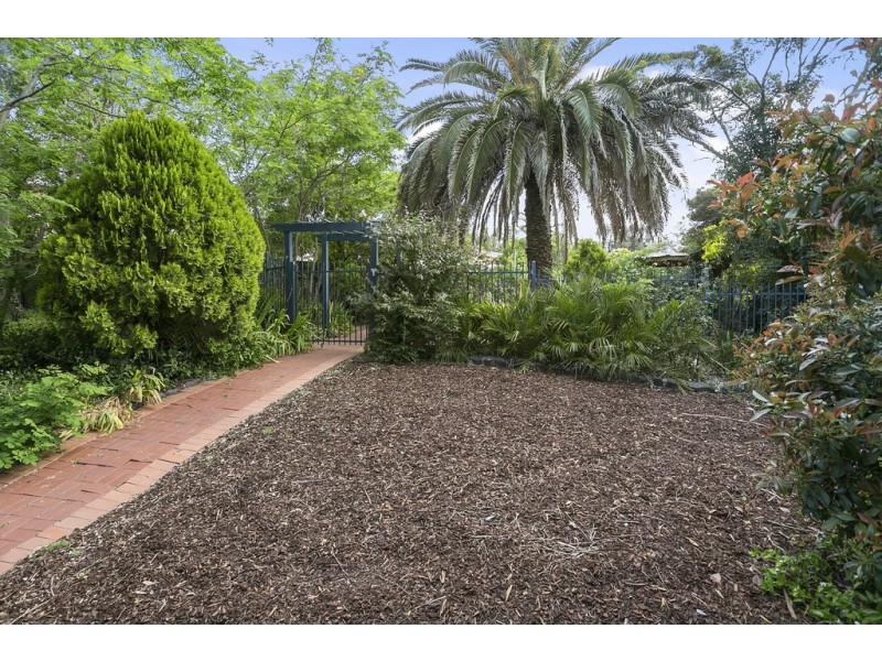 6 Frog Hollow, Strathdale VIC 3550
