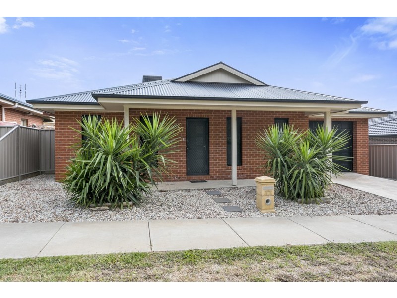 77 Buckland Street, Epsom VIC 3551