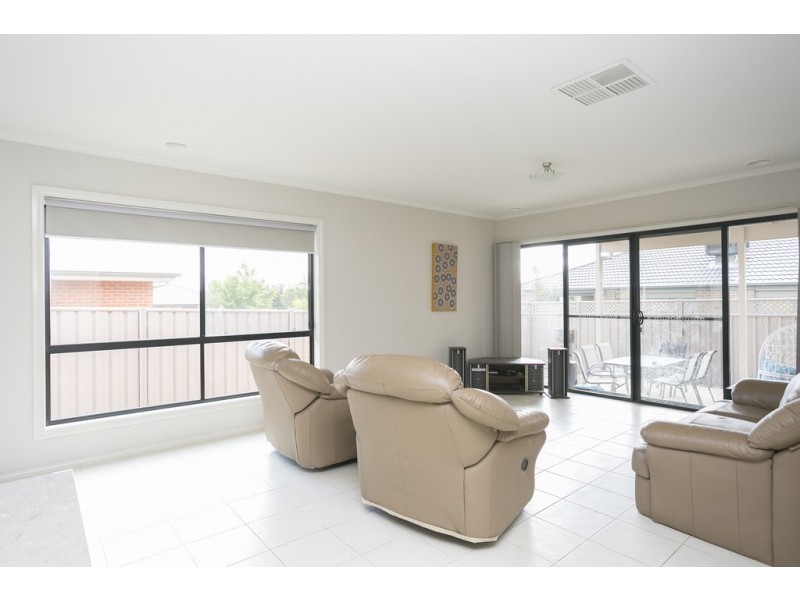 77 Buckland Street, Epsom VIC 3551