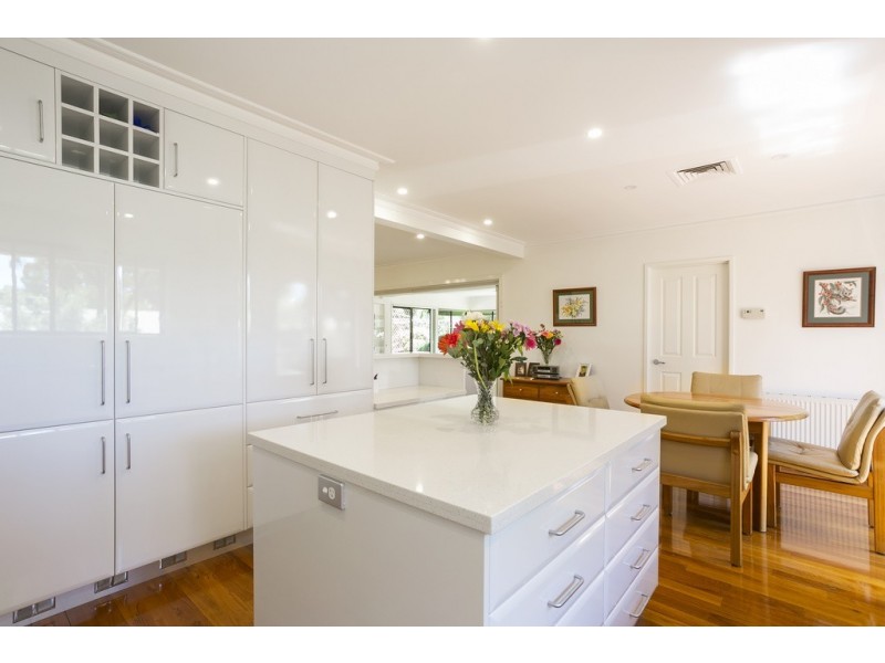 20 Maxwell Crescent, Strathdale VIC 3550