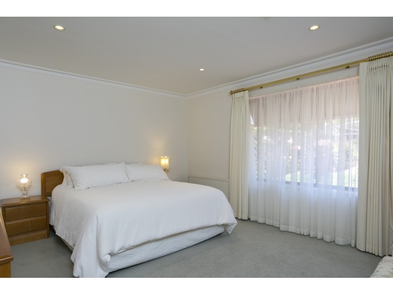 20 Maxwell Crescent, Strathdale VIC 3550