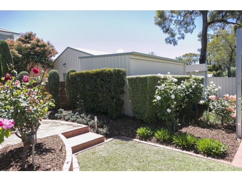 20 Maxwell Crescent, Strathdale VIC 3550