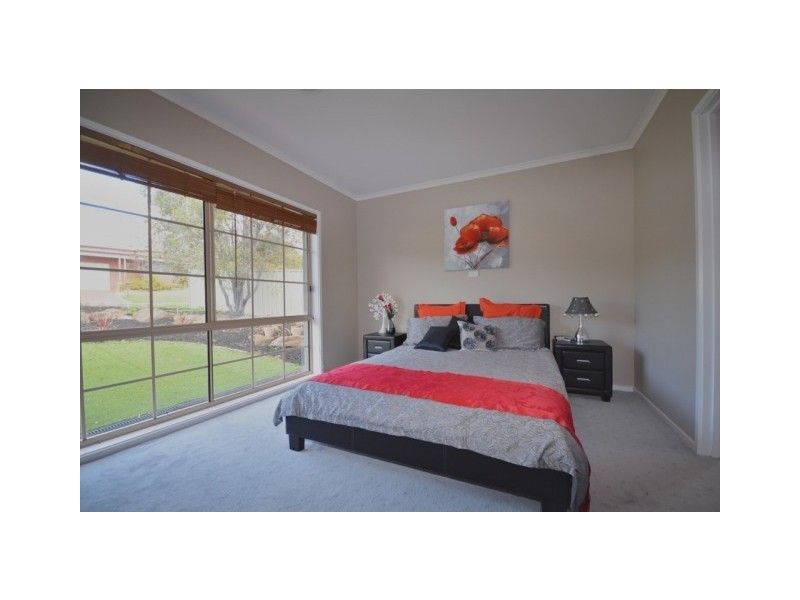 12 Bourke Drive, Strathdale VIC 3550