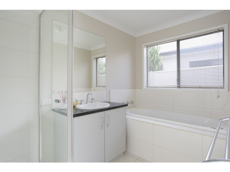 20 McConnachie Court, Epsom VIC 3551