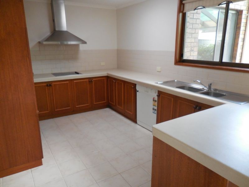 27 Ridgeway Crescent, Kennington VIC 3550