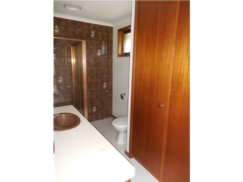 27 Ridgeway Crescent, Kennington VIC 3550