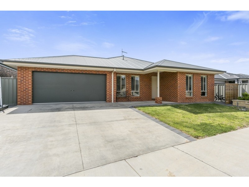 15 Topaz Avenue, White Hills VIC 3550