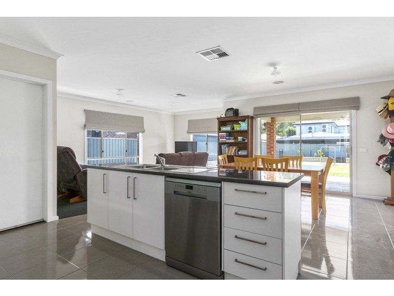 15 Topaz Avenue, White Hills VIC 3550