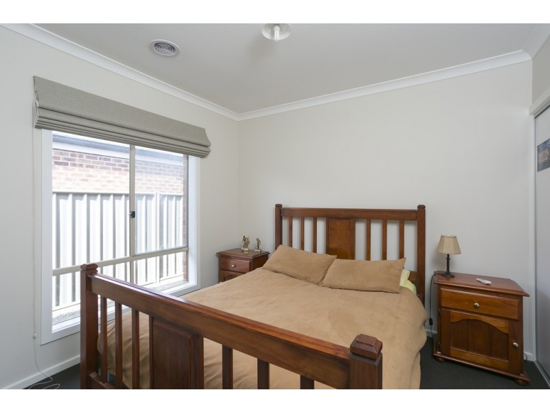 15 Topaz Avenue, White Hills VIC 3550