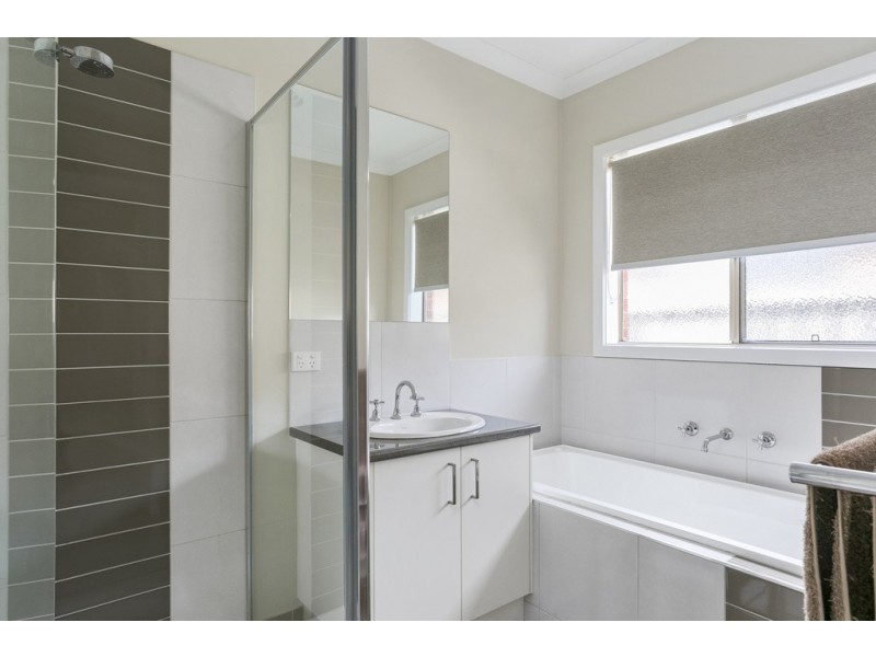 15 Topaz Avenue, White Hills VIC 3550