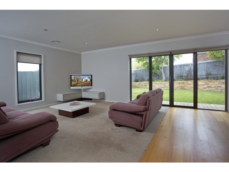 18 Black Street, Long Gully VIC 3550