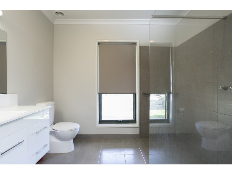 18 Black Street, Long Gully VIC 3550