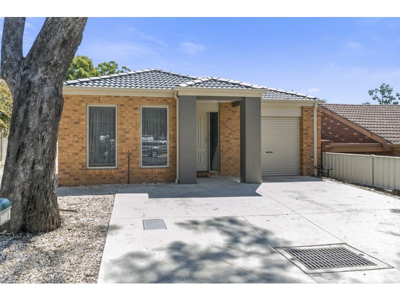 1/8 Sharon Street, Flora Hill VIC 3550