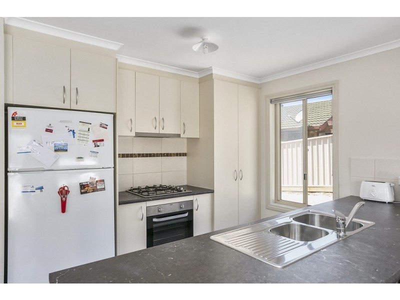 1/8 Sharon Street, Flora Hill VIC 3550