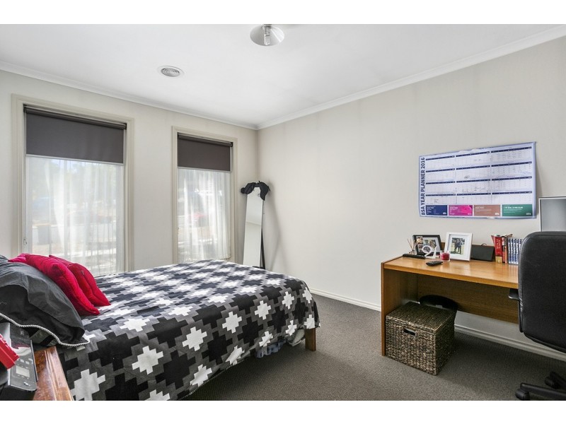 1/8 Sharon Street, Flora Hill VIC 3550