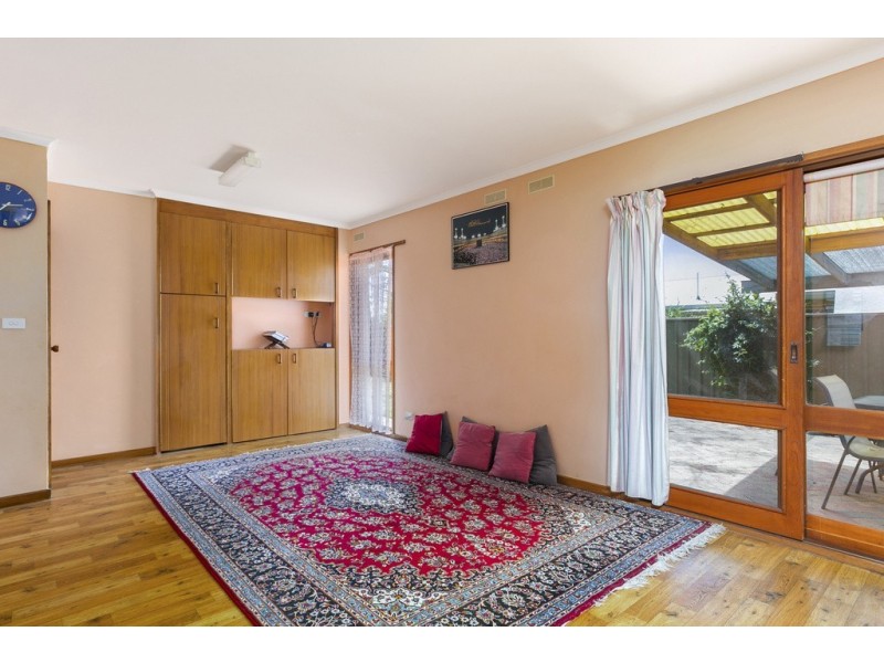 2/8 Sharon Street, Flora Hill VIC 3550