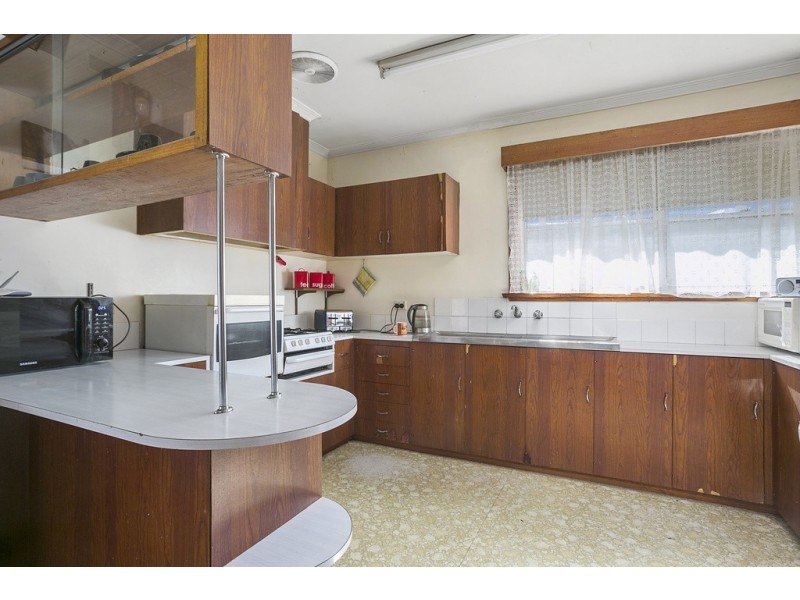 7 Hynam Avenue, Kangaroo Flat VIC 3555