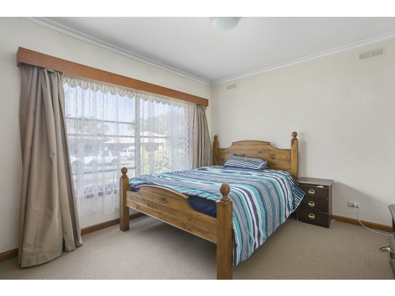 7 Hynam Avenue, Kangaroo Flat VIC 3555
