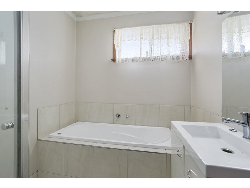 7 Hynam Avenue, Kangaroo Flat VIC 3555