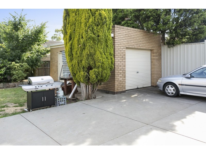 7 Hynam Avenue, Kangaroo Flat VIC 3555