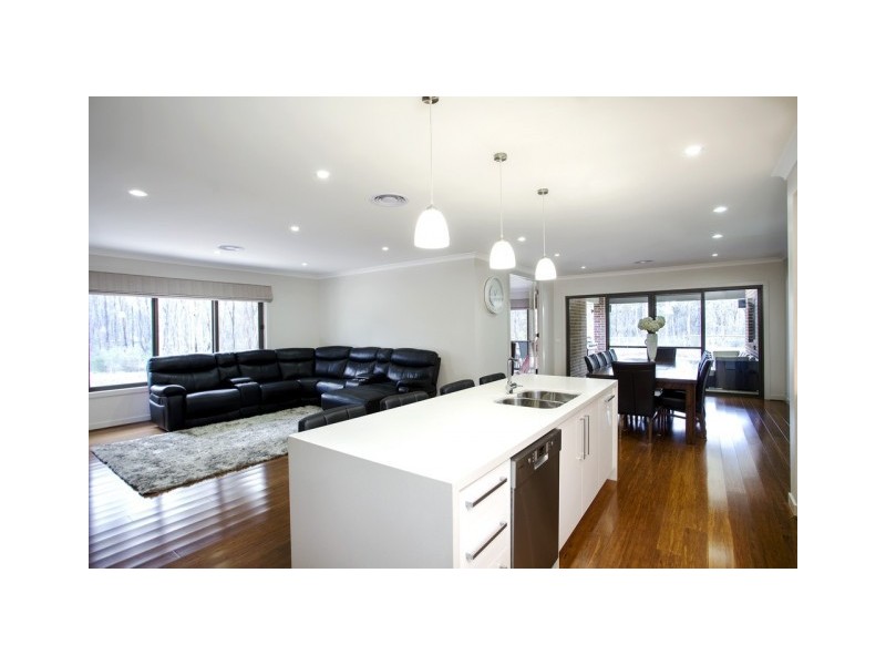 45 Ridge Road, Junortoun VIC 3551