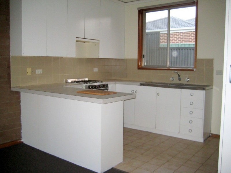 2/45 Glencoe Street, Kennington VIC 3550