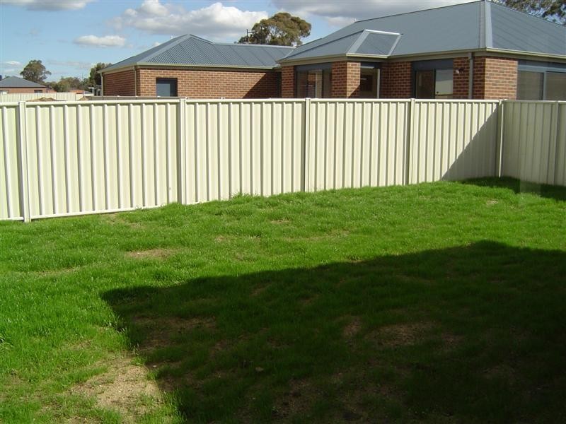 23 Greenview Circuit, Epsom VIC 3551