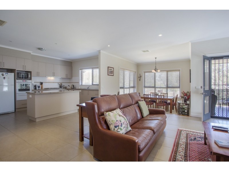 57 Pioneer Drive, Maiden Gully VIC 3551