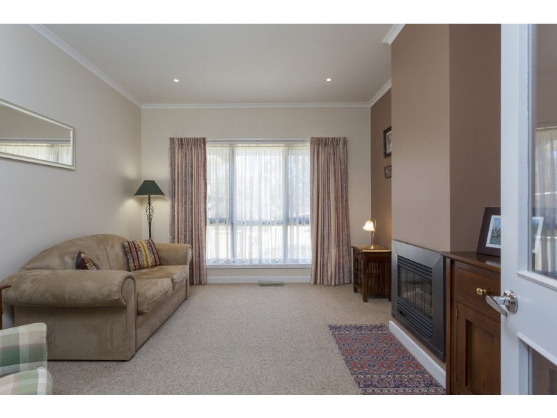 57 Pioneer Drive, Maiden Gully VIC 3551