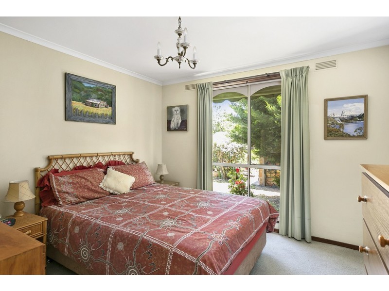 103 Neale Street, Flora Hill VIC 3550