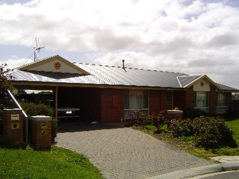 6 Joanna Court, Strathdale VIC 3550