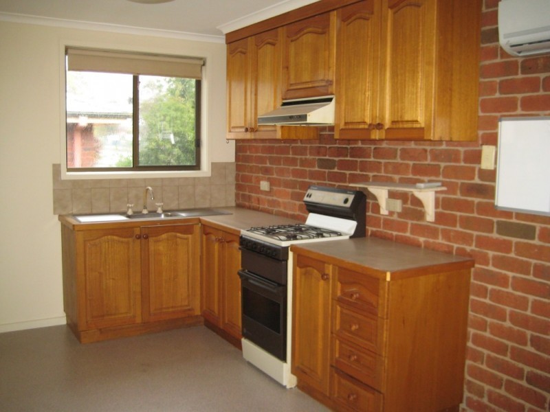 1/10 Pearce Street, California Gully VIC 3556