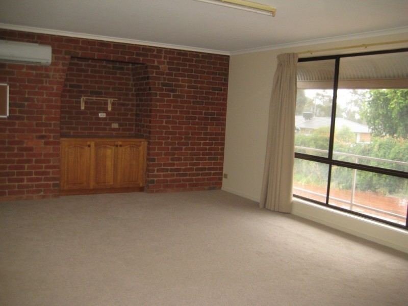 1/10 Pearce Street, California Gully VIC 3556