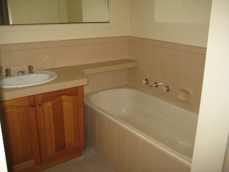 1/10 Pearce Street, California Gully VIC 3556