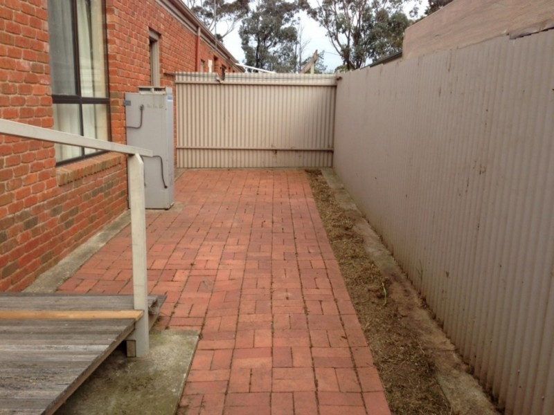 1/10 Pearce Street, California Gully VIC 3556