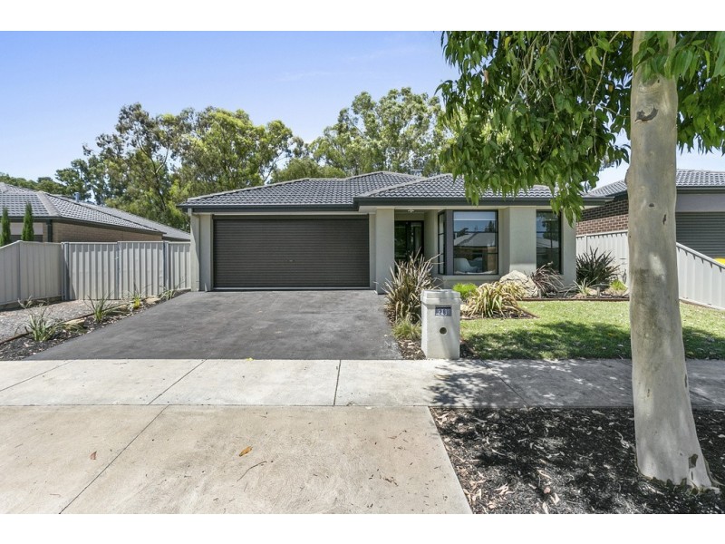 28 Elandra Drive, Epsom VIC 3551