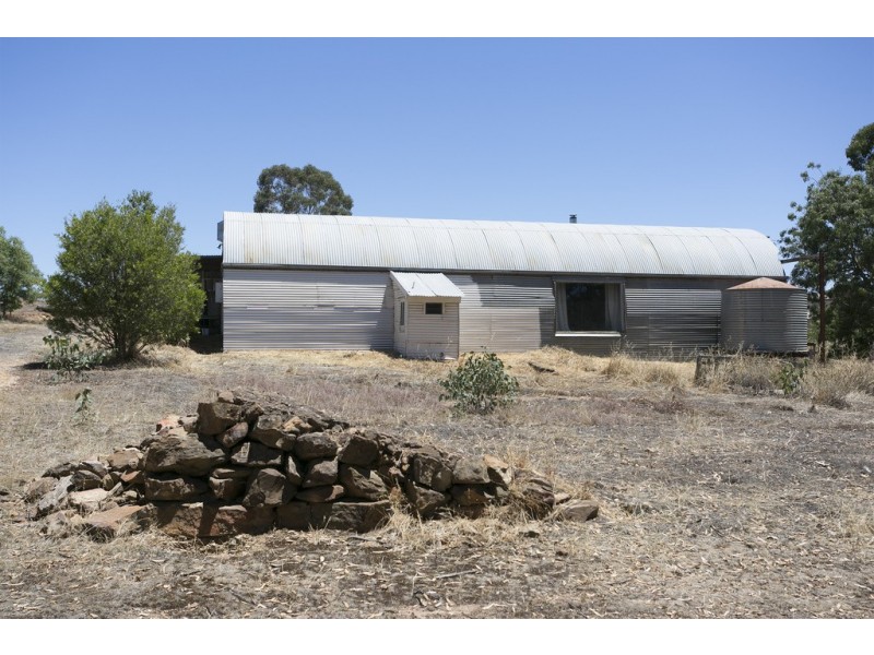 240 Giris Road, Longlea VIC 3551