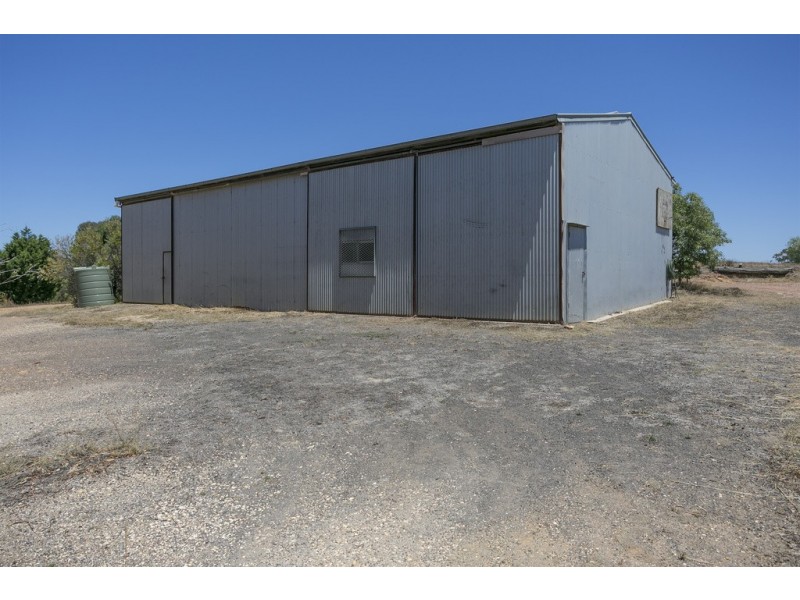 240 Giris Road, Longlea VIC 3551