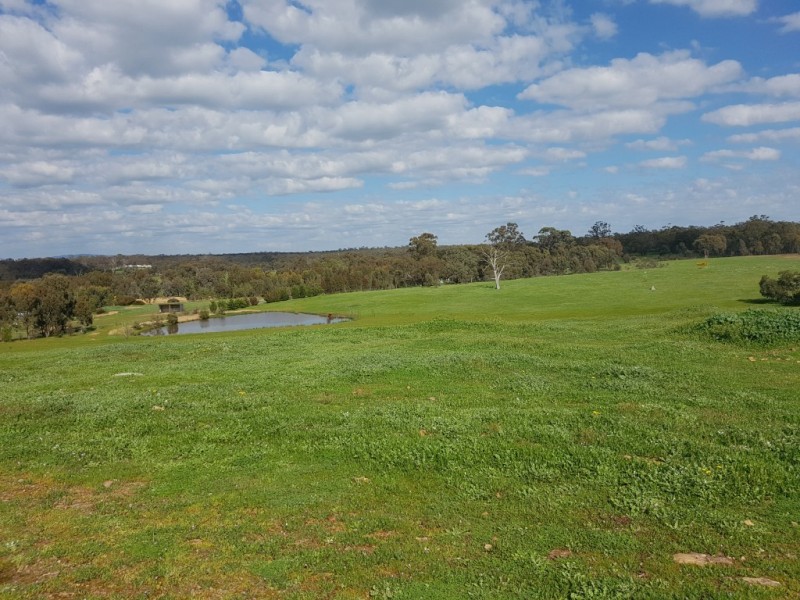 240 Giris Road, Longlea VIC 3551