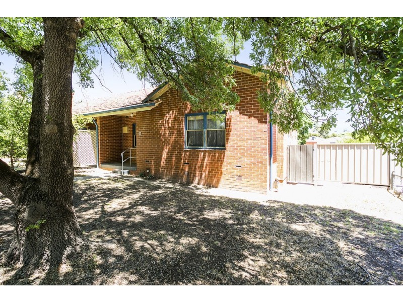 17 Churchill Avenue, Flora Hill VIC 3550