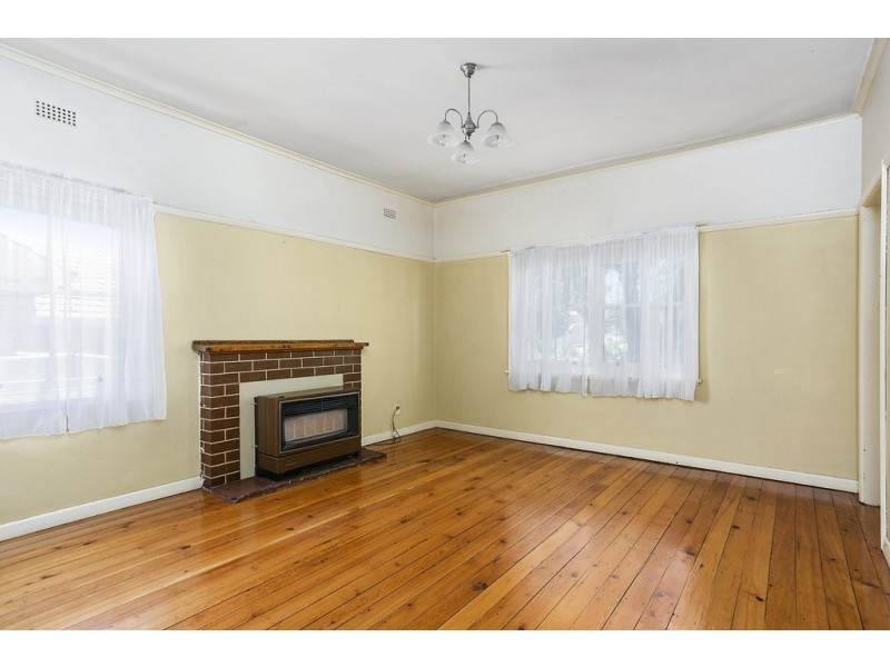 17 Churchill Avenue, Flora Hill VIC 3550