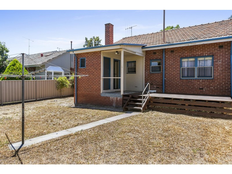 17 Churchill Avenue, Flora Hill VIC 3550