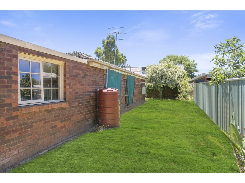 8/26 Rodney Street, Quarry Hill VIC 3550