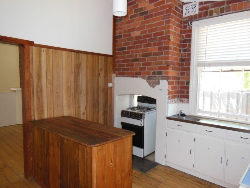 13 Bright Street, Quarry Hill VIC 3550