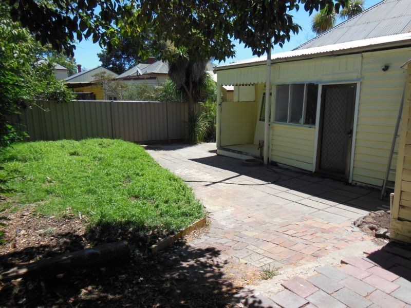 13 Bright Street, Quarry Hill VIC 3550