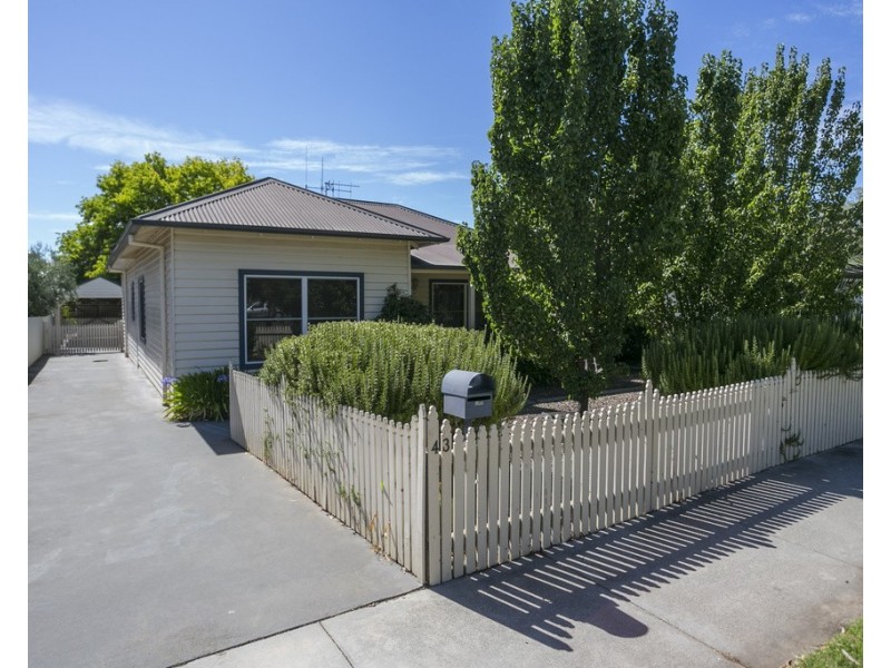 43 Reginald Street, Quarry Hill VIC 3550