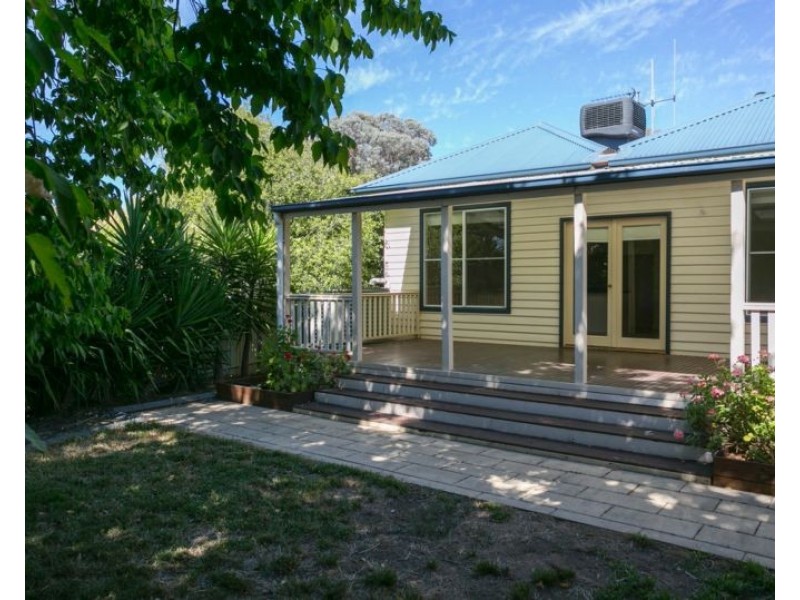 43 Reginald Street, Quarry Hill VIC 3550