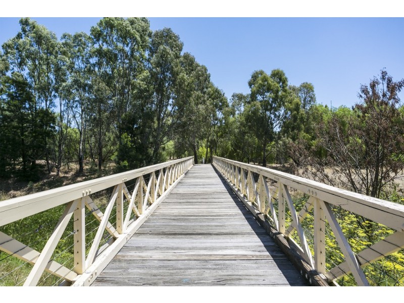 27 Cahill Street, White Hills VIC 3550