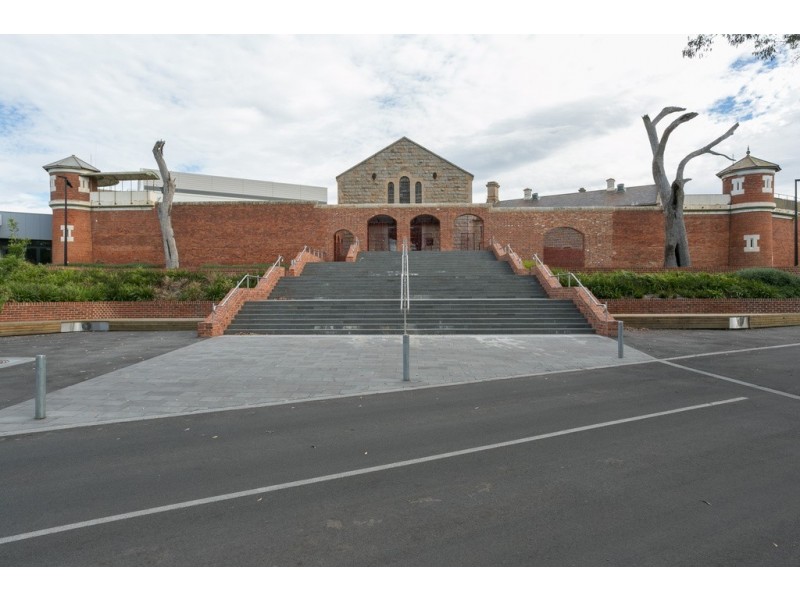 27 Cahill Street, White Hills VIC 3550