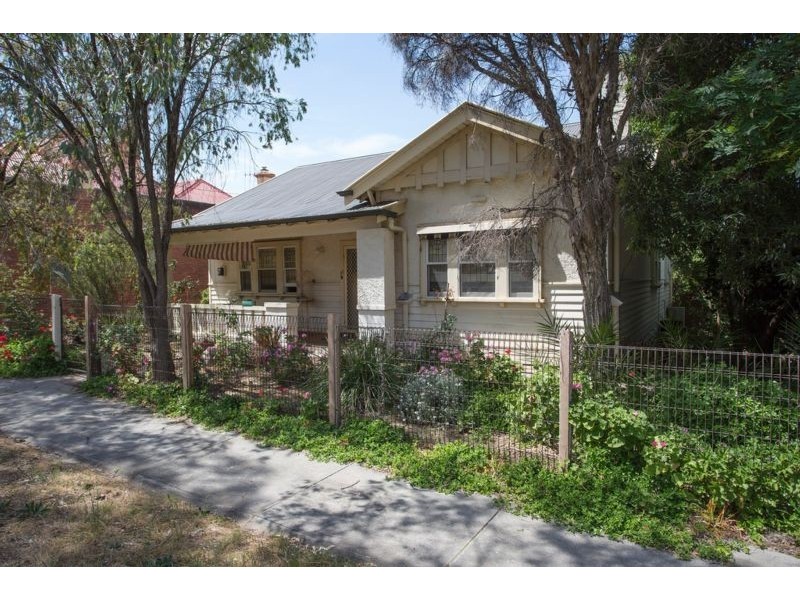 11 Echuca Street, Quarry Hill VIC 3550